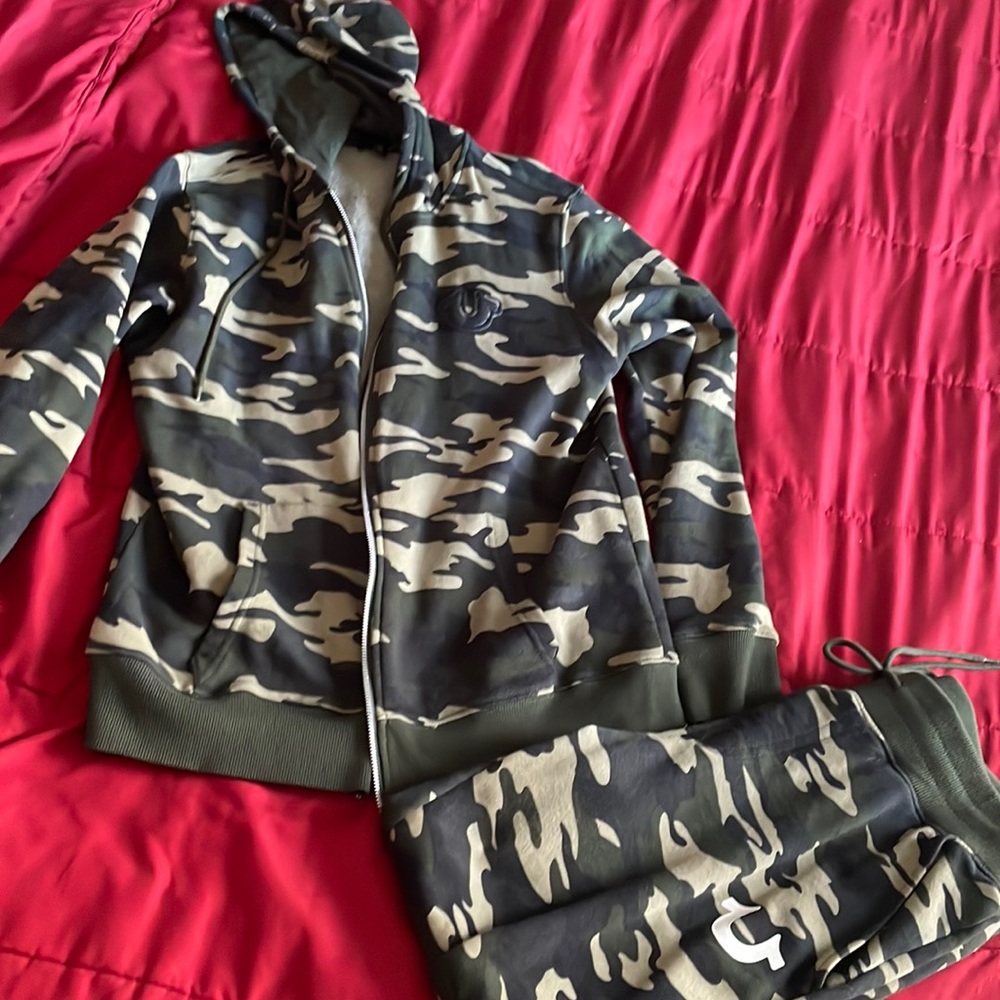Camo True Religion jogging suit